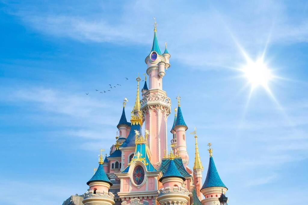 The Art Of Disney Chessy Eksteriør billede